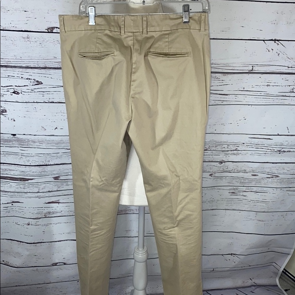 Women’s Khakis by GAP - Picture 6 of 6